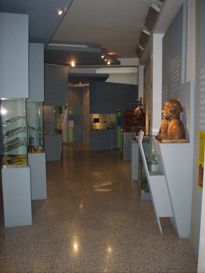 Museo%20di%20Storia%20della%20Medicina%2C%20La%20Sapienza%2C%20Rome%20-%2009.JPG